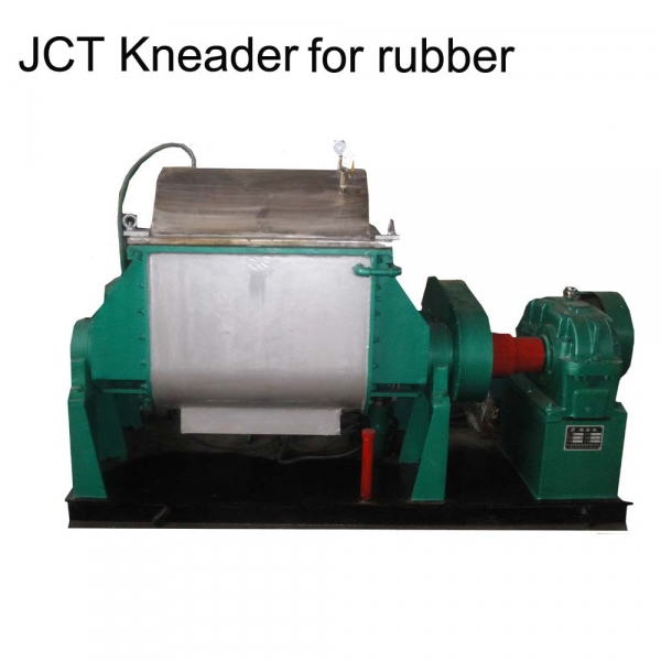 Rubber mixer machine with disperser blades